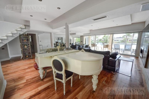 Imagen 8 de 19 de Casa En Venta En Los Castores