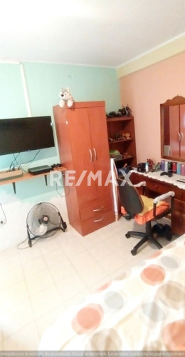 Imagen 10 de 12 de Casa En Venta 3 Plantas En La Parroquia La Vega