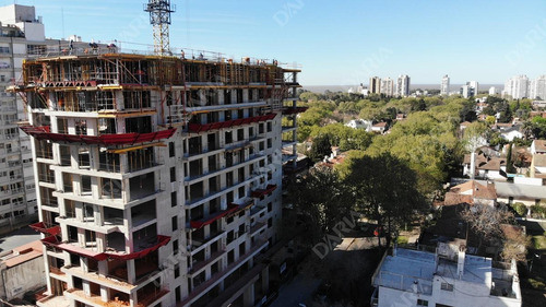 Yrigoyen Blvd · 4 Amb, Terraza 35 M2 ·
