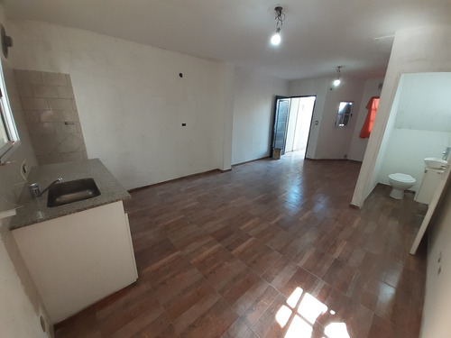 Triplex 4 Amb Con Cochera Y Patio A Estrenar