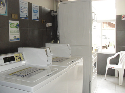 Comodo En Primer Piso, Estac. Y Bodega