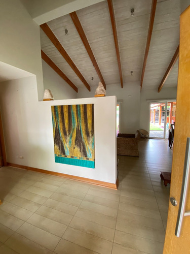 Casa Cond Los Robles 4 Dor + 4 Bañ + 4 Est + Pisci 700/140m2
