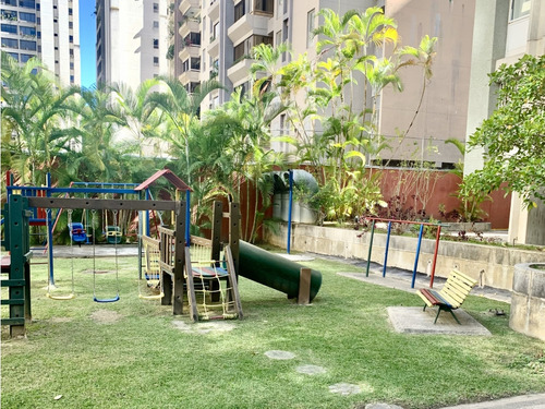 Venta De Apartamento En El Cigarral 146 M2 2h+s/2b+s/2pe/1m (rd)