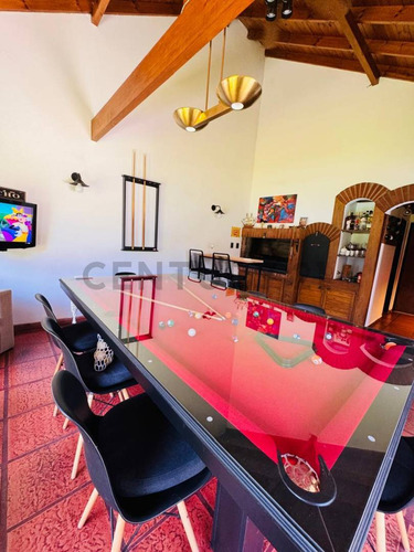 Casa De 5 Dormitorios En Excelente Zona De City Bell
