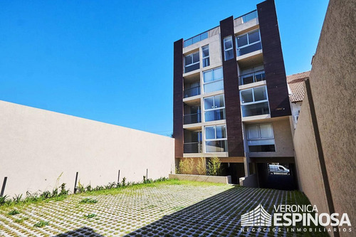 Imagen 2 de 30 de Departamento De Dos Ambientes En Venta, Morón. Excelente Unidad Amplio Y Luminosa. Con Balcón.