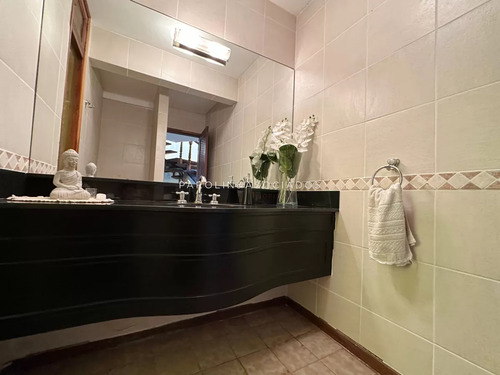 Excelente Casa En Venta De 5 Dormitorios En Lugano, Punta Del Este.