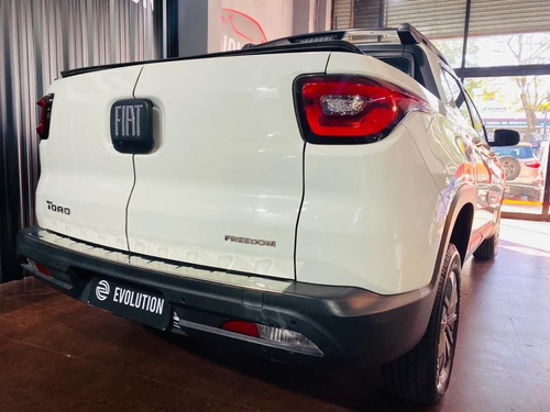 Imagen 10 de 11 de Fiat Toro Freedom 4x2 At 1.8n
