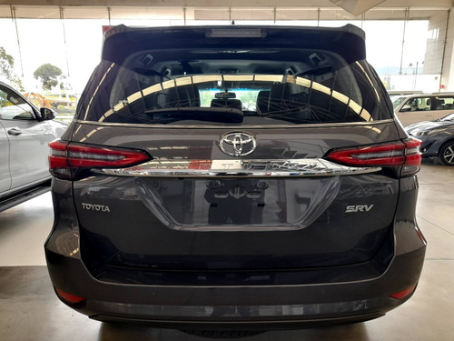 Imagen 6 de 14 de Toyota Fortuner Srv 4x2 Gasolina - Modelo 2022