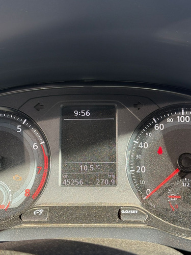 Volkswagen Voyage 1.6 Trendline Mt