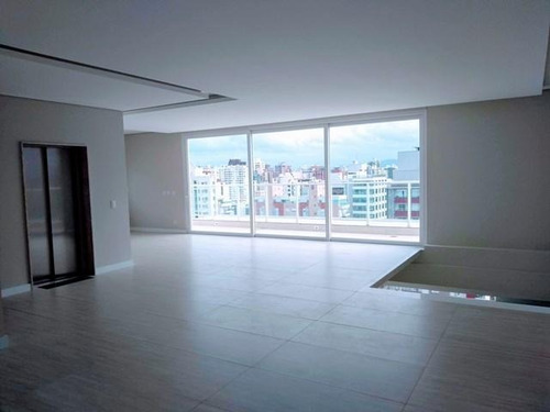 Imagem 1 de 30 de Exclusiva Cobertura Duplex No Bairro Centro - Ad0010