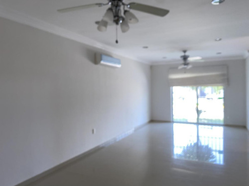 Imagen 4 de 25 de Lomas Residencial, Casa En Renta De 4 Recámaras Y Con Amplio Jardín
