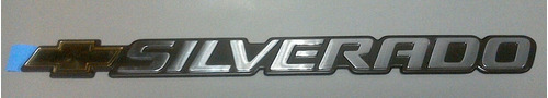 Emblema Compuerta Silverado 2001-2007 Original