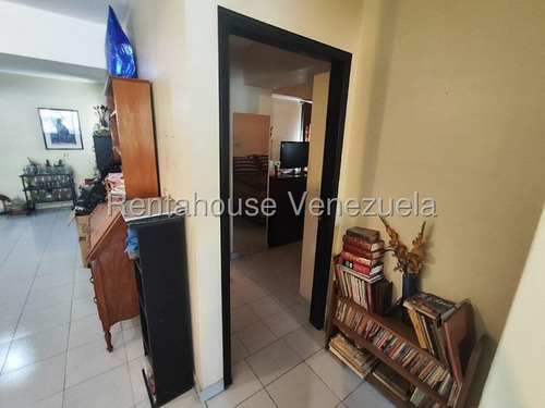 Venta De Apartamento En Urbanizacion Bello Monte.agua Constante. Gran Oportunidad! #25-18467 Np