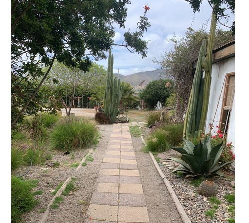 Tres Casas En 5000 M2 De Terreno Valle De Elqui Se Vende.-