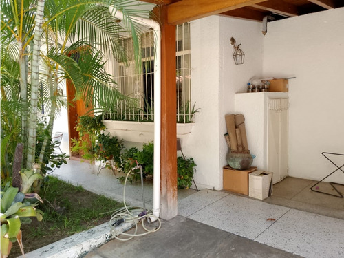 Venta Casa Con Anexo Colinas De Santa Monica 3h/2b+1v/1pe | M02