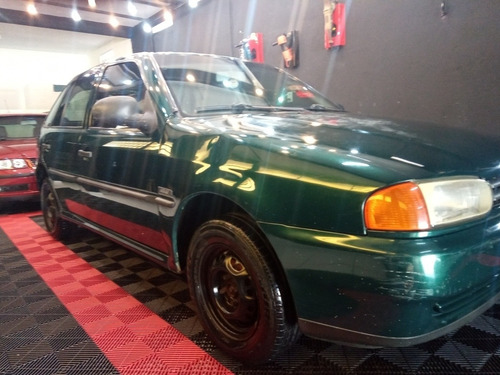Imagem 1 de 10 de Volkswagen Gol 1999 1.0 Mi 16v 5p