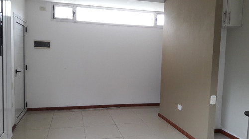 Imagen 3 de 14 de Duplex Impecable, Fondito, Cochera.