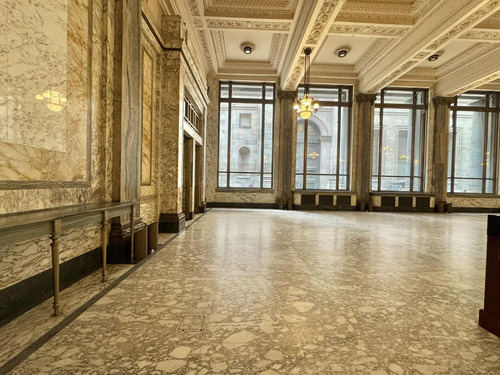 Oficina En Palacio De La Reconquista