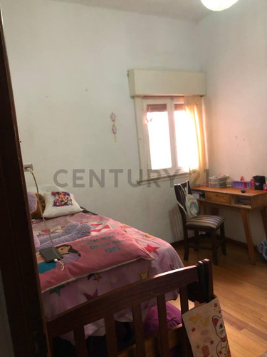 Venta Casa 5 Ambientes En Quilmes Oeste.