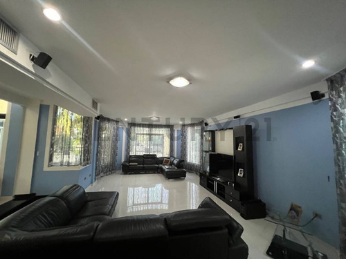 Casa En Venta Lecheria C R Las Villas