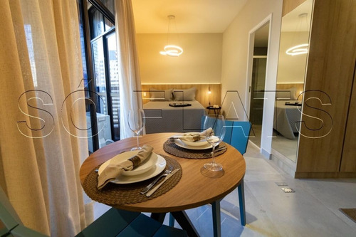 Imagem 10 de 15 de Flat No Itaim, Entre A Av. Cidade Jardim E Faria Lima - Sf34266