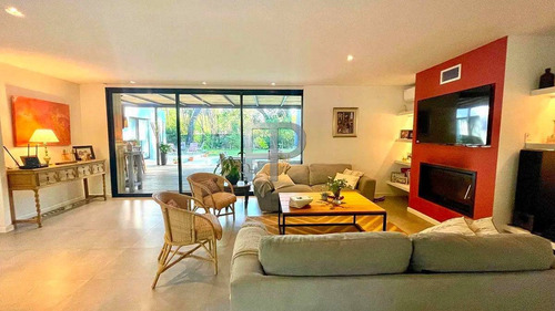 Imagen 4 de 13 de Casa En Venta Punta Ballena 4 Dorm, 1020 M2 #1837
