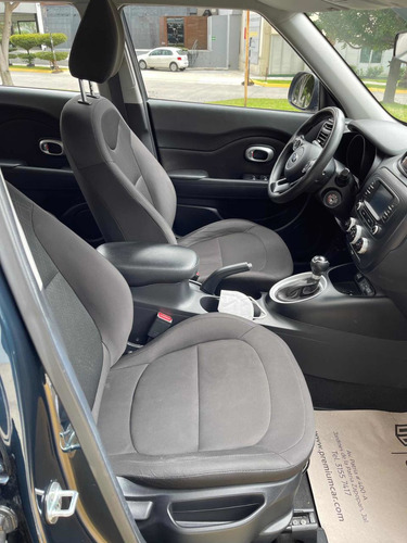 Imagen 9 de 11 de Kia Soul 1.6 Lx At 2017