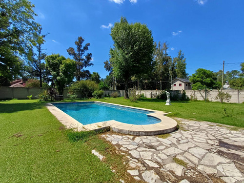 Quinta Con Piscina En Manuel Alberti