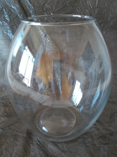 Imagem 1 de 5 de Vaso Bojudo Em Vidro Usado
