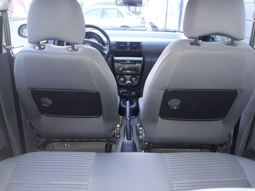 Imagen 13 de 16 de Volkswagen Suran 2010 1.6 I Trendline 90b