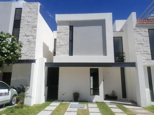 Se Vende Casa, Zibata, 3 Recamaras, 2.5 Baños, Jardín, Terraza, Jardín, Alberca