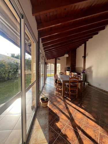 Casa En Inmejorable Zona!!