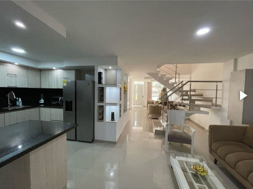Venta De Casa En Villas Del Parque, Potrerito, Jamundí