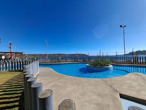 Departamento En Venta De 2 Dorm. Vista Al Mar La Herradura