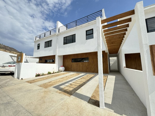 Casa En Venta En Col. Carlos Pacheco 7, Ensenada B.c