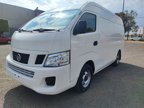 Nissan Urvan 2.5 Panel Amplia Mt