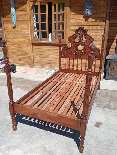Cama De Solteiro Antiga, Madeira Maciça Marrom Antiga (Usado)