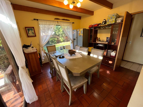 Preciosa Casa De Un Piso En San Joaquín