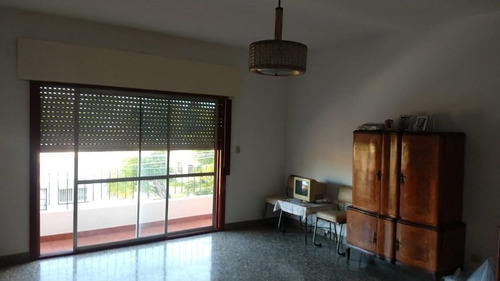 Imagen 4 de 14 de Galpon Con Vivienda En Venta En Castelar Sur