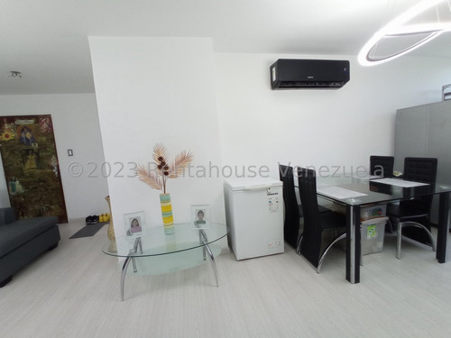 Imagen 9 de 30 de Moderno Y Remodelado Apartamento En Venta Con Conexión A Planta Electrica En El Este De Barquisimeto Lp 245899