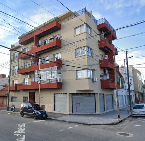 Imagen 3 de 4 de Local 50m2, Sobre Esquina, Lebensohn Y Rosetti, Avellaneda.