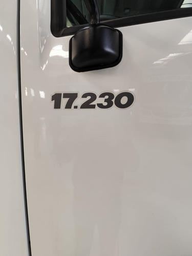 Volkswagen Constellation 17.230 Robust