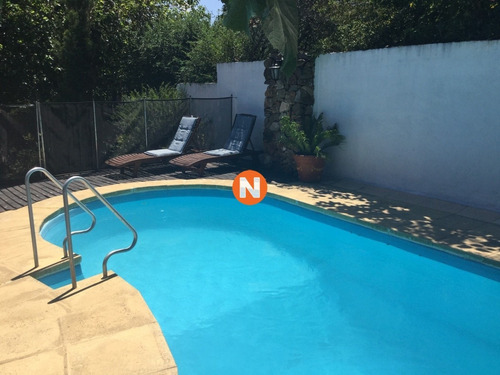 Casa En Venta En Pinares!!- Ref: 214973