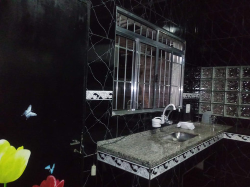 Casa De 4 Quartos,sala De Estar ,e De Jantar,cozinha,garagem