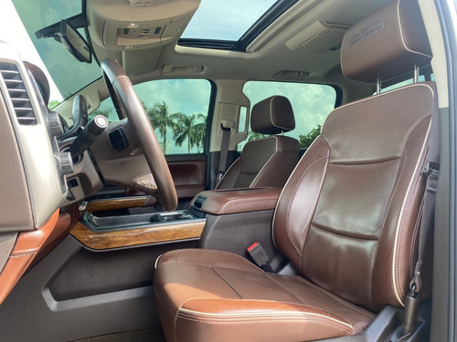 Imagen 10 de 15 de Chevrolet Cheyenne 2016 High Country