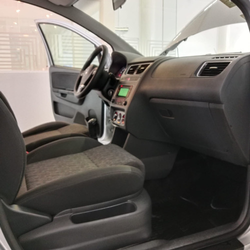 Volkswagen Suran 1.6 Trendline 11b
