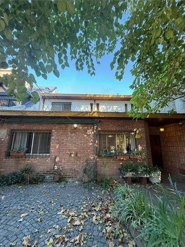 Casa En Beccar Con 4 Dormitorios Y Jardin