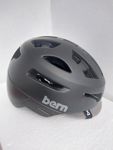 Casco Bern Zip Mold (Usado)