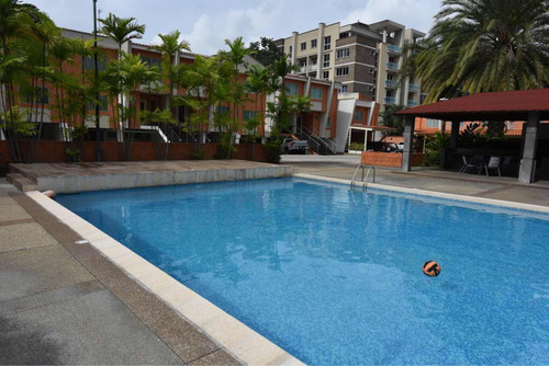 Town House De Esquina Jardín Adicional En Obra Blanca En Doral Park