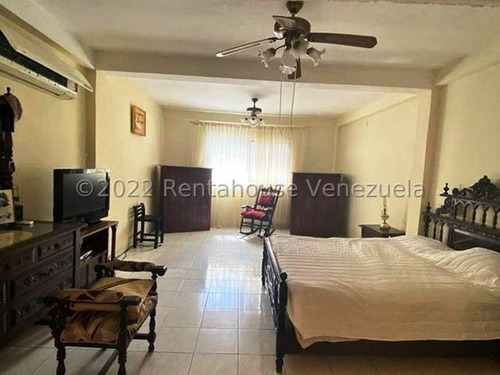 Imagen 13 de 15 de Casa En Venta Montalbán I 23-3647 Wolfgang Liaz 0414-132-24-22 0412-582-01-12